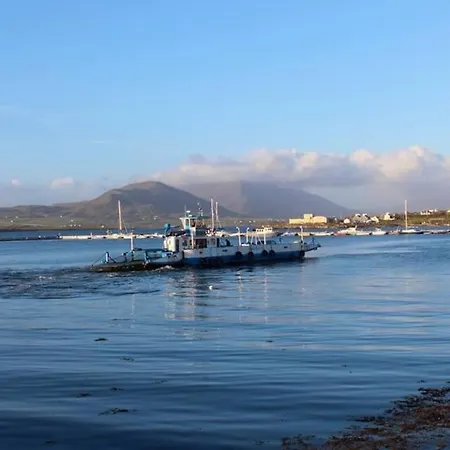 Botel Renovated Boat House At Valentia Island Escape Chapeltown